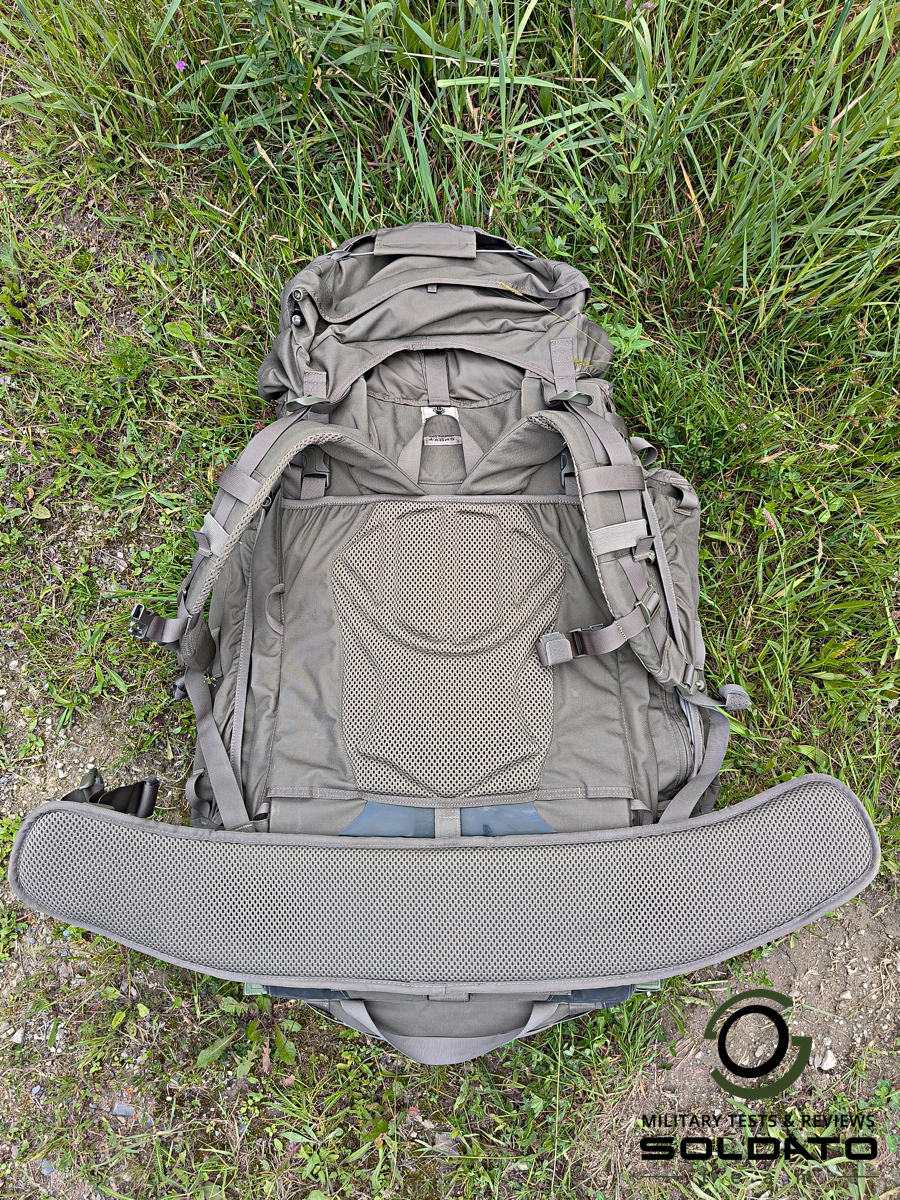 Zádová část batohu Snigel 100l. 